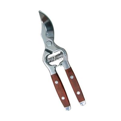 China Stainless Steel Bypass Pruner with Wooden Handle Finishing Mirror Polished Grade DIY for sale