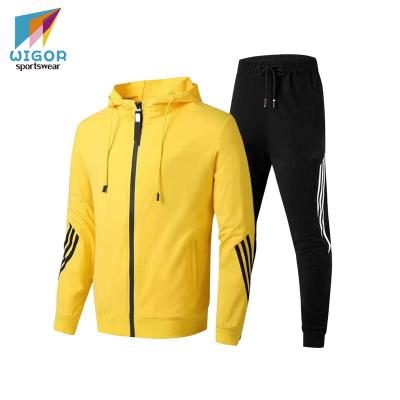 China Hot Selling QUICK DRY Logo New Custom Tracksuits For Men Slim Fit Polyester Mens Jacket Tracksuit for sale