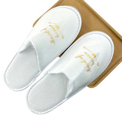 China 2022 Brand New White EVA Non Slip Sole Disposable Wedding Party Slippers for sale