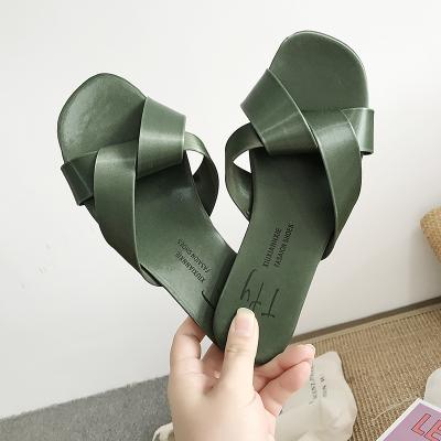 China Summer Beach Ladies Office Flat Casual Shoes Fashion Trend Women's Leather Slippers Home Outdoor Flip Flop Slippers for sale