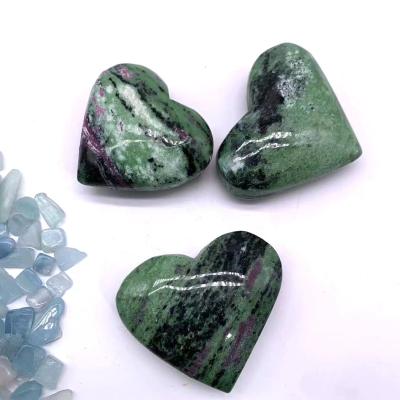 China China Top Selling Healing Palm Stone Epidote Heart For Spiritual Mediation for sale