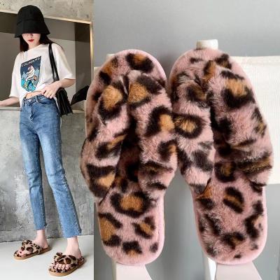 China Cushioning Latest Leopard Pattern Girls Pull Out Fur Slippers Home Slippers Korean Version Women's Flat Bottom Whole Flip Flops for sale