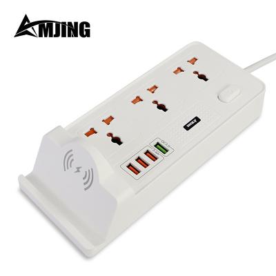 China New Style Safety Wireless Socket Magnetic Charger RTS QC 3.0 USB 4way Charger For Household Office for sale