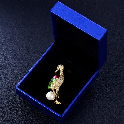 China Brilliant Mens Womens Brooches Bird Flamingo Enamel Metal Rhinestone Rhinestone Insects Feast Wedding Bouquet Brooch Gifts for sale