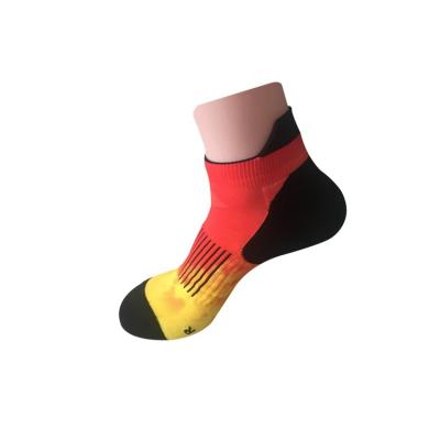 China Custom Dry Fit Half-Cushion Anti-Slip No Show Ankle Chain Women Running Socks for sale