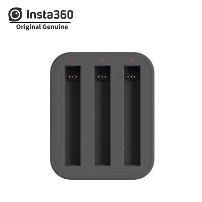 China Original Insta360 Quick Charge Hub Action Camera Accessories 1630mAh (5V2A) One x 2 for sale