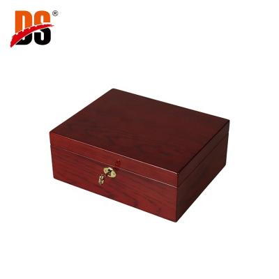 China Jewelry Packaging DS Customized Wholesale Luxury Wooden Mirror Jewelry Packaging And Storage Wooden Jewelry Box for sale