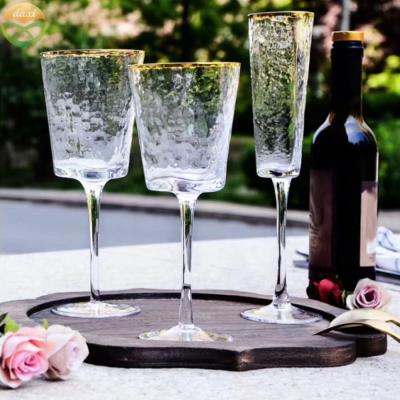 China Hammer masern Crystal Wine Glass In Triangle-Form zu verkaufen