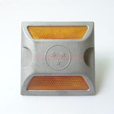 China Double Sided Cast Aluminum Reflective Road Studs Raised Road Traffic Signs Underground Garage Reflective Road Studs Sing SMJ004 for sale