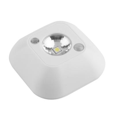 China ABS Material Wireless Battery Operated Led Ceiling Lights With Automatic Light Control for sale