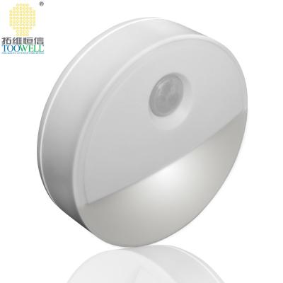 China Luz activada movimiento de la noche del sensor del LED para el dormitorio, sala de estar en venta