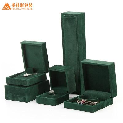 China Wholesale Green Bracelet/Ring Bangle/Earring/Necklace Packaging Set Square Velvet Jewelry Box for sale