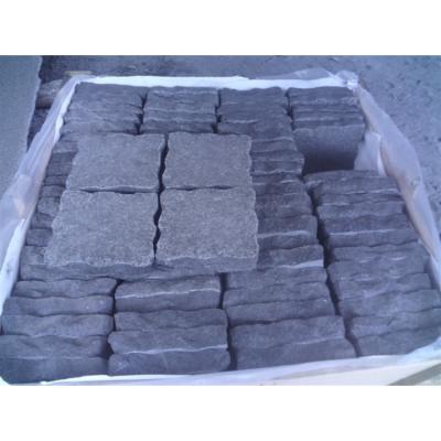 China Modern Gray Flamed Natural Stone Interlock Landscape Driveway Granite for sale