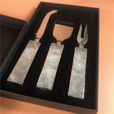 China Viable Home Decoration 3 Pieces of Fork Rose Quartz Cheese Knife Set Luxury and Crystal Brass Cheese Knife Set White Spreader for sale