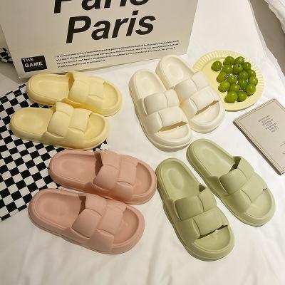 China Women's Fashion Trend Bedroom Anti Slip Bath Slippers Soft Comfortable Ladies EVA Foam Bread Shoes Slippers For Home for sale