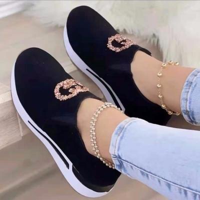 China Fashion Trend Women Casual Shoes Fashion Soft Flat Sole Slip On All-match Sports Shoes for sale