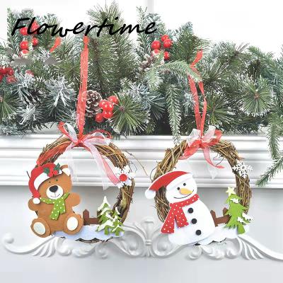 China Original Handcrafted Christmas Wood Wreath Factory Collection Garlands Decorative Christmas Decorations for sale