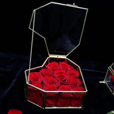 China Yunnan factory wholesale high quality hand made preserved 12 pieces red rose in heart garden glass house for sale