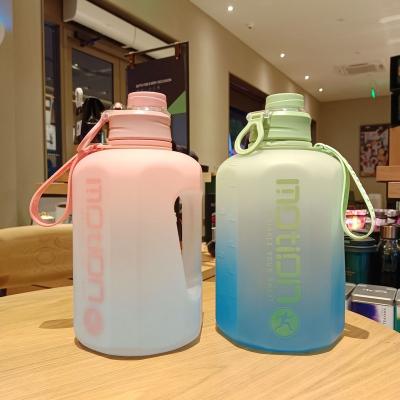 China Large Capacity 2200Ml Sustainable Sports Bottle PC Material for sale