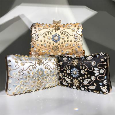 China Luxury Crystal Rhinestone Decorate Evening Party Clutch Bag Glitter Valentines Day Gifts For Women Ladies for sale