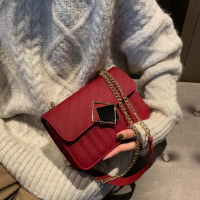 China Fasion handbags french lady luxury handbags for women fashion new one-shoulder diamond chain messenger bag for sale