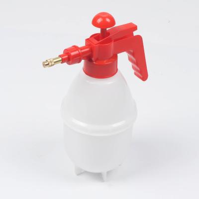 China High Efficient Adjustable Spray Garden Tool 1L Garden Water Pressure Bottle Plastic Sprayer With Plastic Bottle For Watering for sale