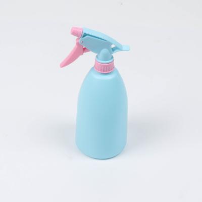 China High Efficient 500ML Adjustable Nozzle Plastic Boston Round Bottles Garden Sprayer Plastic Custom Spray Color High Efficient Use PE/PP for sale