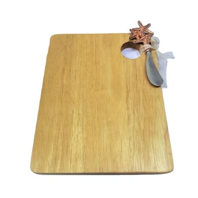 China Sustainable New Design Wooden Cheese Board With Metal Spreader For Christmas For Gift for sale