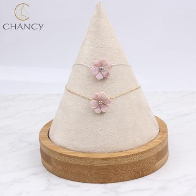 China Hot Selling Style Eco-friendly Minimalist Pink Flower Bracelet Natural Shell Bracelet for sale