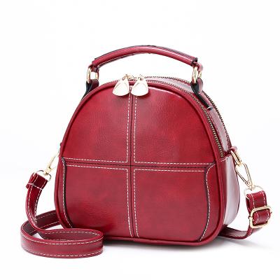 China Retro Fashion Women's Bag 2022 Small Straps New Fashion Trend One Shoulder Slope Handbags Lady Chain Bags New for sale