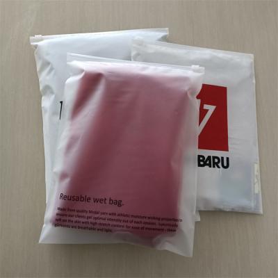 China Sealing Handle Zipper Top Frosted Plastic Bag for Eco-Friendly Fabric Clothing Packaging for sale