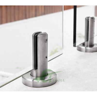 China Modern Frameless Glass Railings Fittings Stainless Steel Glass Spigot For Pool Railings for sale