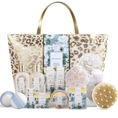 China Barber Shop Spa Gifts for Women Includes Bath Bombs Essential Oil Hand Cream Bath Salt and Luxury Tote Bag for sale