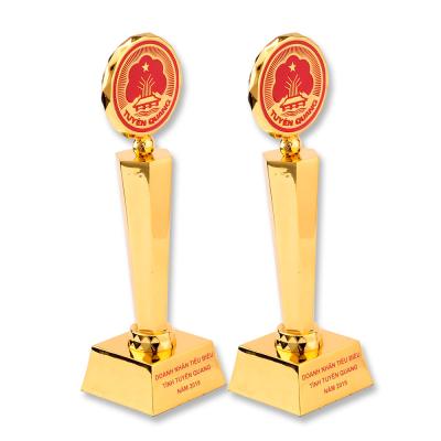 China Europe High Quality Custom Design Metal Trophy Awards For Souvenirs Wholesale Prize Metal Awards for sale