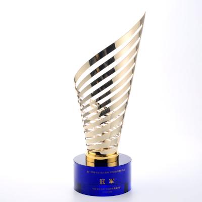 China Custom Europe Logo Printed Spiral Metal Award Trophy With Crystal Base Wholesale Helix Metal Award for sale