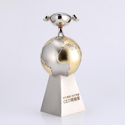 China China Customized High Quality Metal Funny Dog Design Trophies And Awards for sale