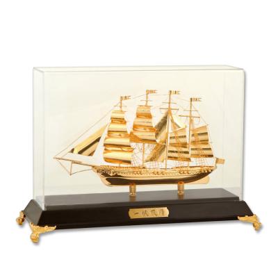 China New Design Custom Europe Handcraft Miniature Metal Model Ship With Luxury Gift Box Sailing Gold Foil Boat Model Craft For Souvenir Gift for sale