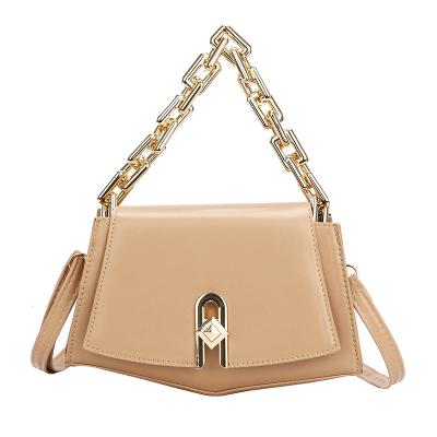 China Trendy Fashion Metal Chain PU Leather Retro Casual Messenger Handbag Evening Bag Girls Daily Bag for sale