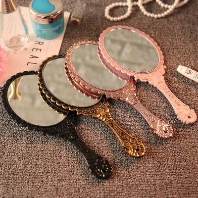 China Wholesale Customized Creative Mirror Handle Pattern Retro Lace Lace Mirror Portable Handheld Beauty Tools for sale