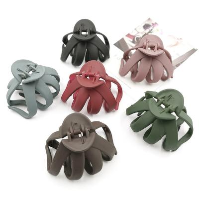 China Sporty Newcomer Korea Style Simple Matte Large Size Hair Claws Adults Women Hair Clips Crabs Daily Brides Hair Styling Accessories for sale