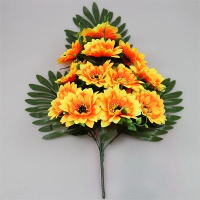 China 2022 Eco-friendly New Design Artificial Sunflower Flower Silk Sector Sun Flower With Palm Leaves for sale