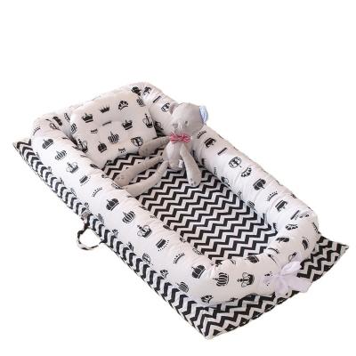 China Eco-friendly materials babu newborn safety protect hutches protabled baby nest cotton without puilt bed soft nest for kids sleep bed hutch nest for sale