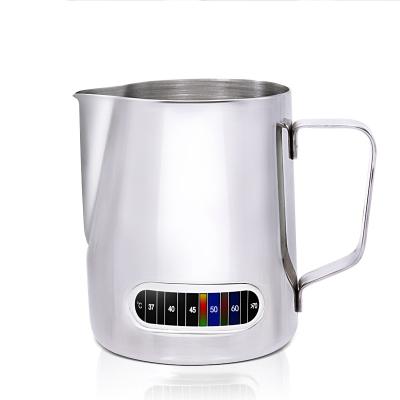 China Viable 600ml Milk Pitcher Foaming Tea Latte Jug Coffee Pot Flower Pulling Cup Mug With Temperature for sale