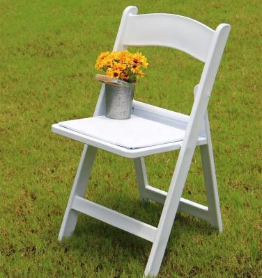 China factory supply UV-resistant plastic resin Wimbledon chair / white wedding folding chair for sale