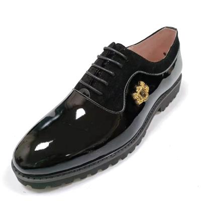 China Other Low Price Luxury Casual Designer Easy Wear Shine Leather Shoes For Men Holiday Party High Quality Wedding Shoes New Style for sale