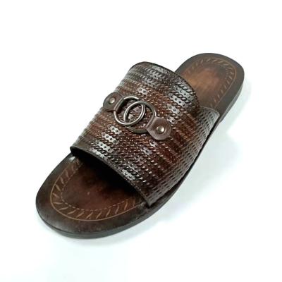 China Fashion trend hot new style slippers and classic indoor beach flat shoes are men's customizable summer leather slippers OEM customized anti for sale