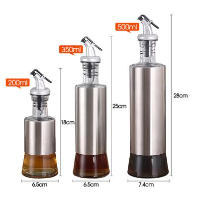 China CLASSIC Square Olive Oil Bottle Vinegar Saude Glass Bottle for Oiler Condiment Serving Condiment Packaging for sale