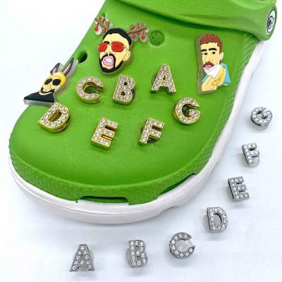 China Clog Charms Wholesale Gold Glitter ABC Metal Letters Words ABC Shoes Clog Charms Bracelet For Glitter Shoe Charms for sale