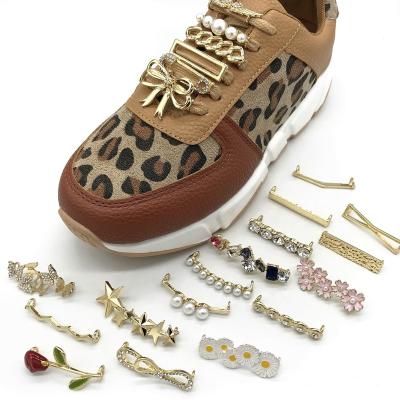 China Clog Charm Fashion New Custom Metal Lace Shoe Decoration Glitter Croc Shoe Lace Charm For Kids Charms Designer Accessory Charms for sale