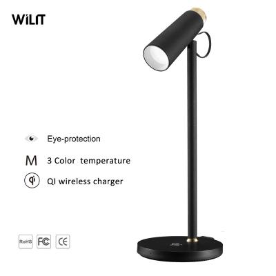 China Modern Retro Maison-Decor Metal Lamp for Living Room Hotel Slap-LED Table Lamp with Wireless Charger for sale